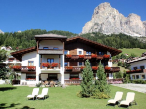 Garni Haus Tyrol Corvara